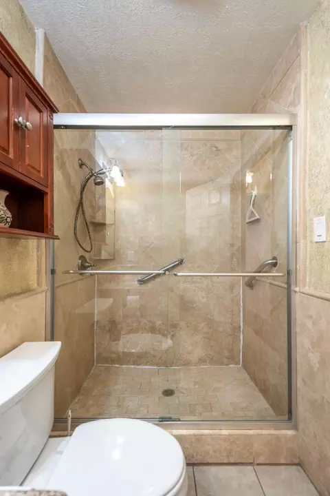 Bath - 1483 Mercury Ct, Milpitas, CA 95035 photo 2 of 9