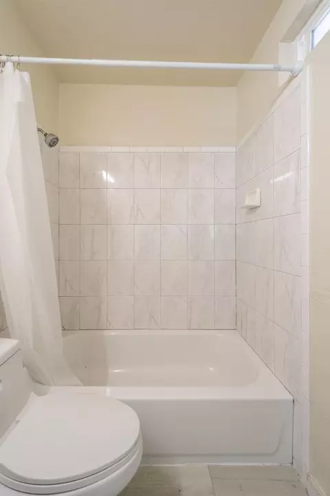 Bath - 1483 Mercury Ct, Milpitas, CA 95035 photo 9 of 9