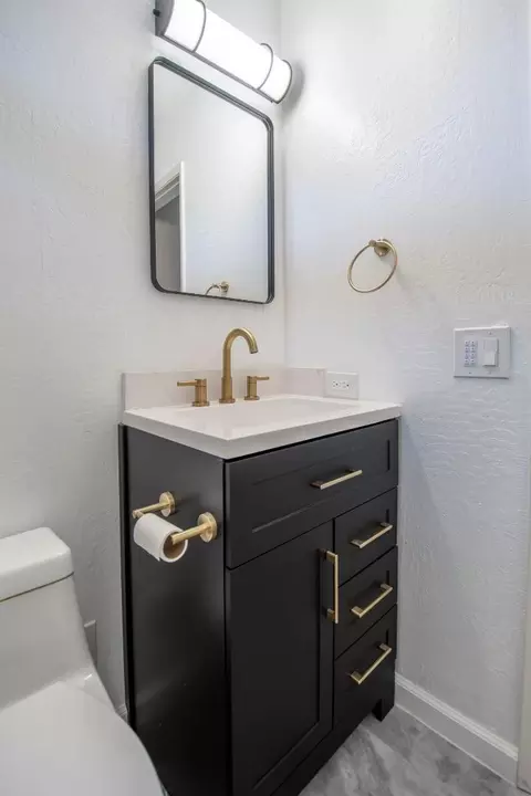 Bath - 1483 Mercury Ct, Milpitas, CA 95035 photo 5 of 9