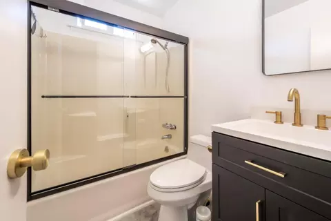 Bath - 1483 Mercury Ct, Milpitas, CA 95035 photo 4 of 9