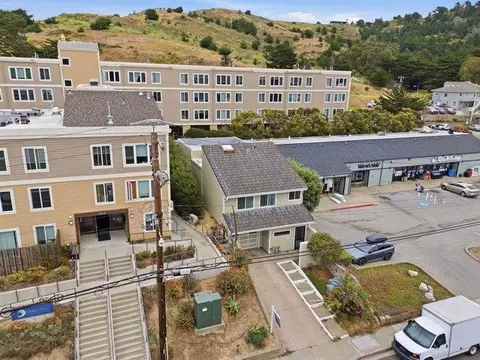 565 Crespi Dr, Pacifica, CA 94044 photo 2