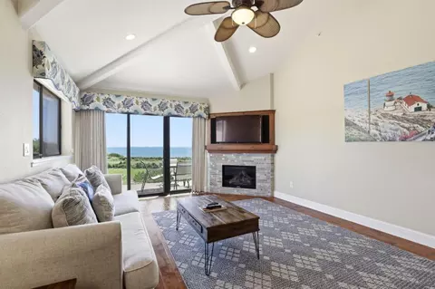 Living - 620 Seascape Resort Dr, Aptos, CA 95003 photo 1 of 7