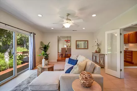 909 Laurence Ave, Capitola, CA 95010