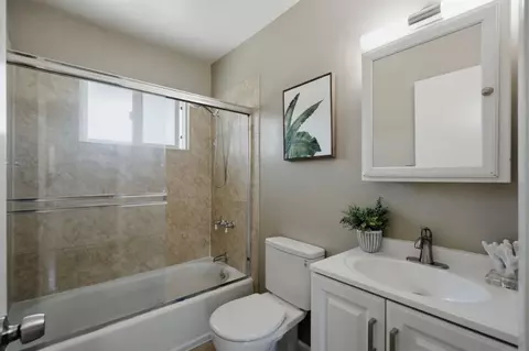 Bath - 847 Alderbrook Ln, Cupertino, CA 95014 photo 1 of 3