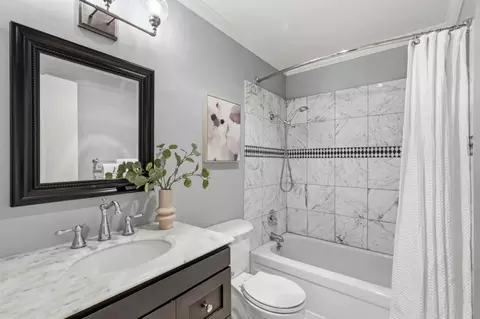 Bath - 1031 Crestview Dr 106, Mountain View, CA 94040 photo 4 of 4