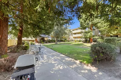 Exterior - 1031 Crestview Dr 106, Mountain View, CA 94040 photo 5 of 11
