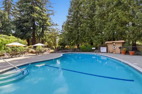 Exterior - 1031 Crestview Dr 106, Mountain View, CA 94040 photo 10 of 11