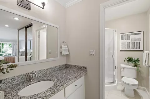 Bath - 1031 Crestview Dr 106, Mountain View, CA 94040 photo 2 of 4