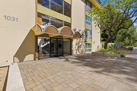 1031 Crestview Dr 106, Mountain View, CA 94040