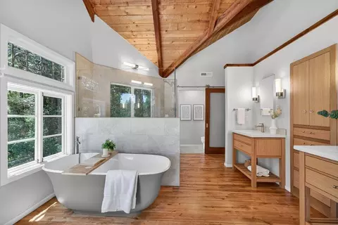 Bath - 2030 Sparrow Valley Rd, Aptos, CA 95003 photo 2 of 4