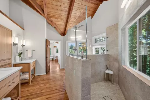 Bath - 2030 Sparrow Valley Rd, Aptos, CA 95003 photo 4 of 4