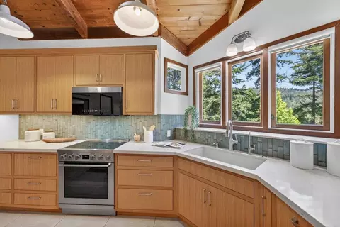 Kitchen - 2030 Sparrow Valley Rd, Aptos, CA 95003 photo 3 of 4