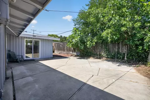 Exterior - 10391 Johnson Ave, Cupertino, CA 95014 photo 4 of 14