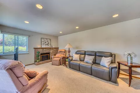 Living - 628 Alameda Ave, Salinas, CA 93901 photo 1 of 1
