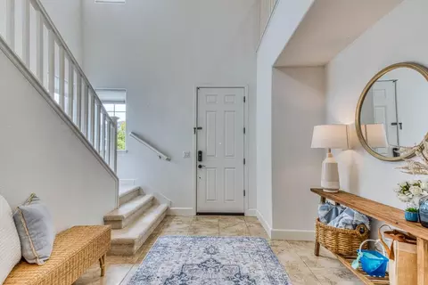 Entry Way - 2717 Parkview Way, Marina, CA 93933 photo 2 of 6