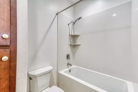 Bath - 2717 Parkview Way, Marina, CA 93933 photo 6 of 6