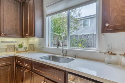 Kitchen - 2717 Parkview Way, Marina, CA 93933 photo 5 of 6