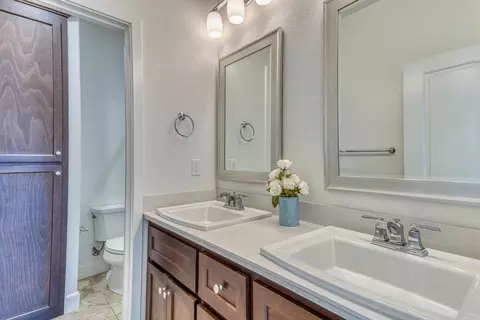 Bath - 2717 Parkview Way, Marina, CA 93933 photo 5 of 6