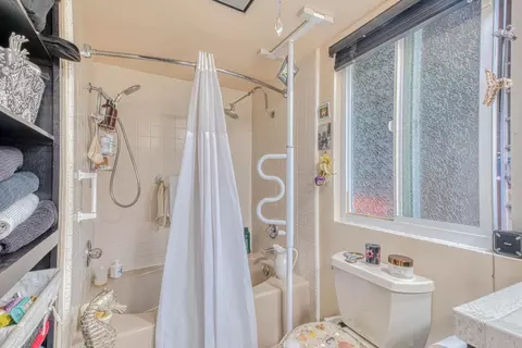 Bath - 100 Carol Way, Aptos, CA 95003 photo 3 of 5