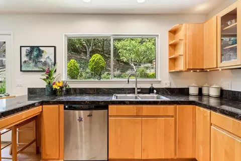 Kitchen - 6970 Lakeview Dr, Salinas, CA 93907 photo 3 of 5