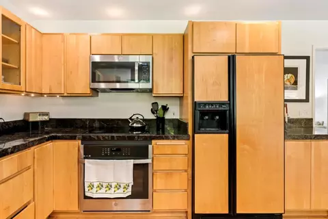 Kitchen - 6970 Lakeview Dr, Salinas, CA 93907 photo 4 of 5