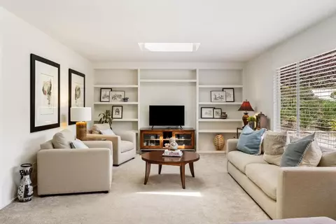 Living - 6970 Lakeview Dr, Salinas, CA 93907 photo 5 of 6