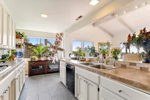 Kitchen - 5410 Baffy Ct, Soquel, CA 95073 photo 5 of 6
