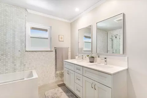 Bath - 5410 Baffy Ct, Soquel, CA 95073 photo 5 of 6