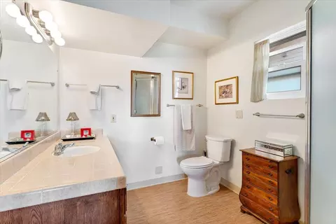 Bath - 5410 Baffy Ct, Soquel, CA 95073 photo 4 of 6