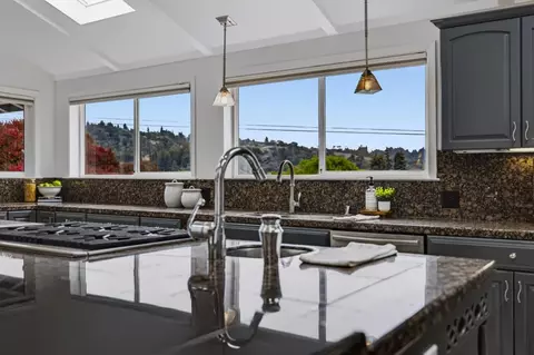 Kitchen - 4065 Cornwell Rd, Soquel, CA 95073 photo 4 of 8