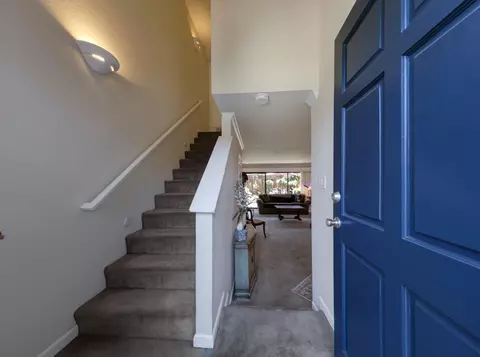 448 Creekside Ln, Morgan Hill, CA 95037