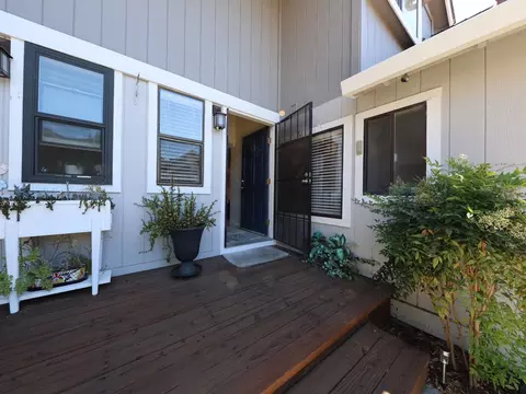 448 Creekside Ln, Morgan Hill, CA 95037