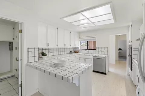 Kitchen - 772 Helen Dr, Hollister, CA 95023 photo 1 of 6