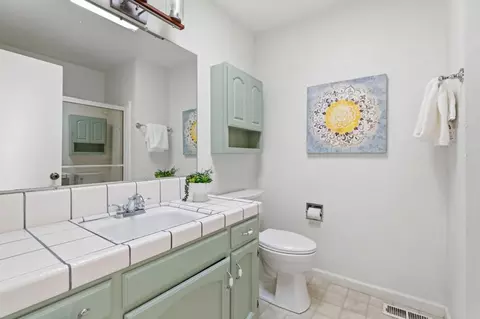 Bath - 772 Helen Dr, Hollister, CA 95023 photo 1 of 3