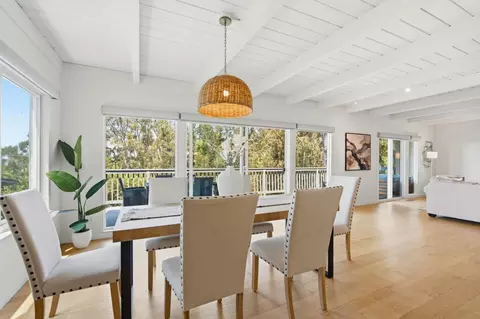2323 Mastlands Dr, Oakland, CA 94611