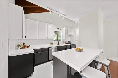 Kitchen - 5904 Oak Ave, Carmichael, CA 95608 photo 2 of 4