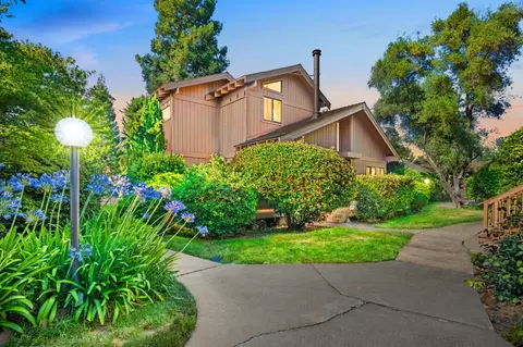 Exterior - 5904 Oak Ave, Carmichael, CA 95608 photo 1 of 4