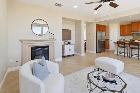 Living - 370 Klein Ave, Vallejo, CA 94592 photo 6 of 7