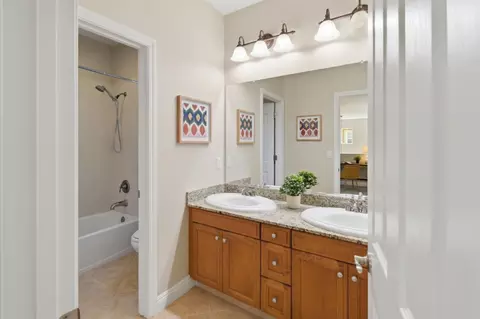 Bath - 370 Klein Ave, Vallejo, CA 94592 photo 3 of 3