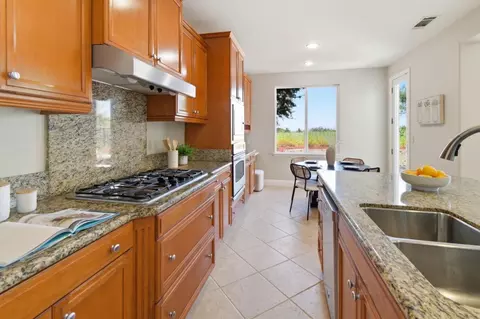 Kitchen - 370 Klein Ave, Vallejo, CA 94592 photo 4 of 5