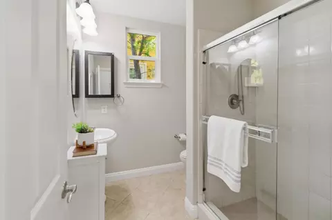 Bath - 370 Klein Ave, Vallejo, CA 94592 photo 2 of 3