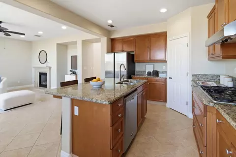 Kitchen - 370 Klein Ave, Vallejo, CA 94592 photo 3 of 5