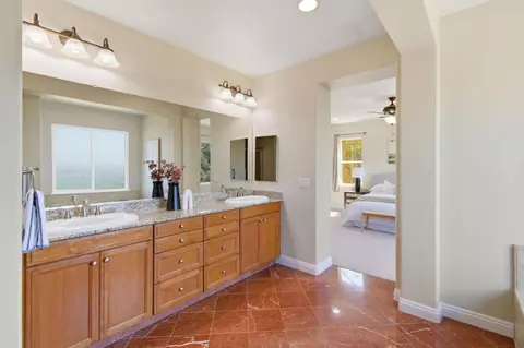 Bath - 370 Klein Ave, Vallejo, CA 94592 photo 1 of 3
