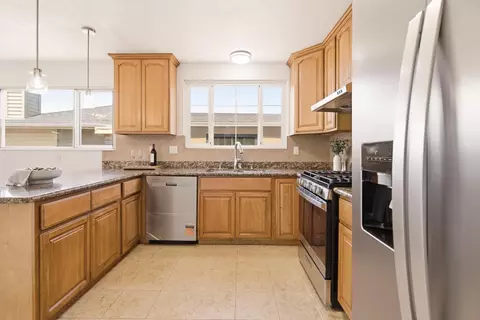 Kitchen - 201 Springdale Dr, Pacifica, CA 94044 photo 4 of 4
