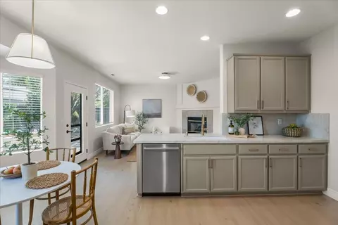 Kitchen - 1050 Violet Way, Gilroy, CA 95020 photo 2 of 5