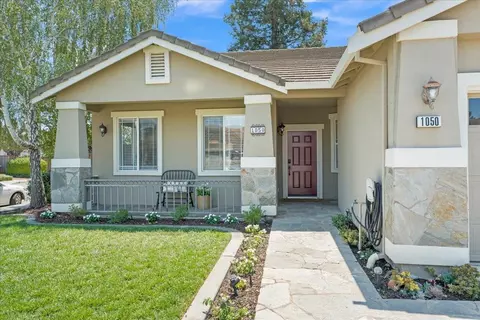 Exterior - 1050 Violet Way, Gilroy, CA 95020 photo 4 of 12