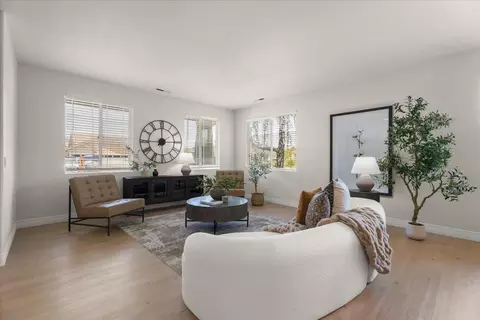 Living - 1050 Violet Way, Gilroy, CA 95020 photo 2 of 6