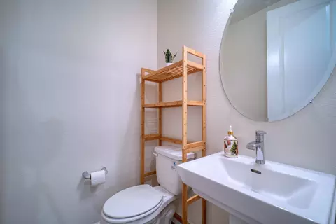 Bath - 1746 Pedrozzi Cmn, Livermore, CA 94551 photo 5 of 6