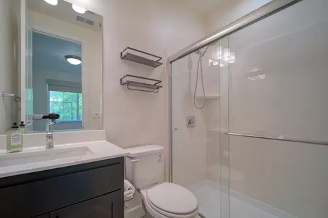 Bath - 1746 Pedrozzi Cmn, Livermore, CA 94551 photo 6 of 6