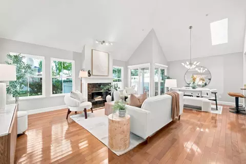 1052 Galley Ln, Foster City, CA 94404